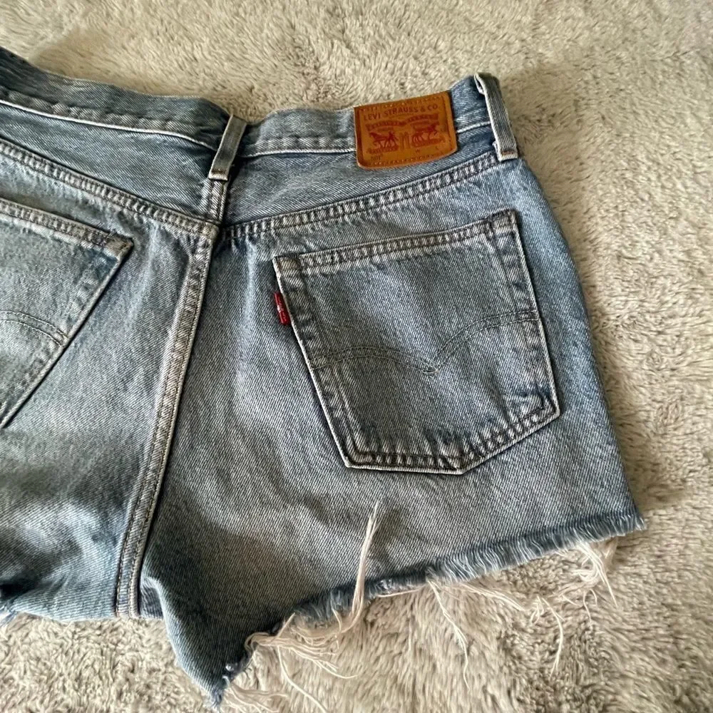 Levi’s 501 studded mini shorts size W28